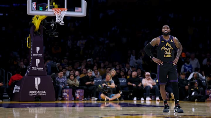 New York Knicks v Los Angeles Lakers