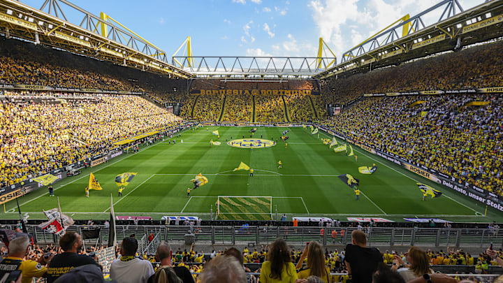Der Signal Iduna Park ist das zu Hause von Borussia Dortmund.