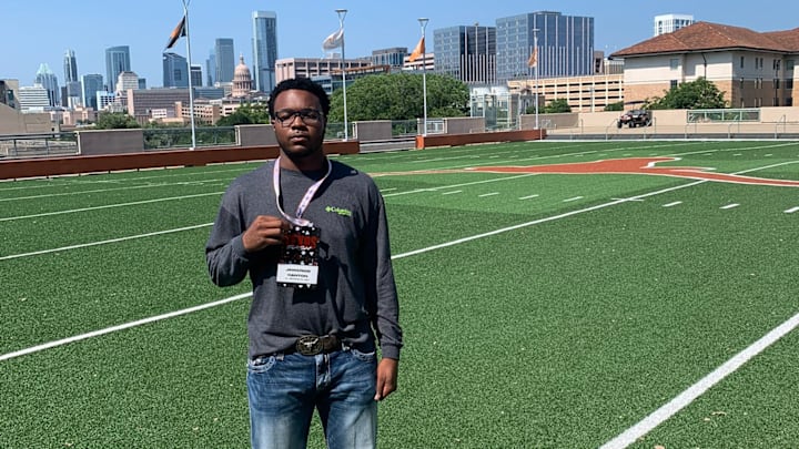 Jamarios Canton is shown in Austin on a visit to Texas. He has a UW offer. Jamarios Canton is shown in Austin on a visit to Texas. He has a UW offer.