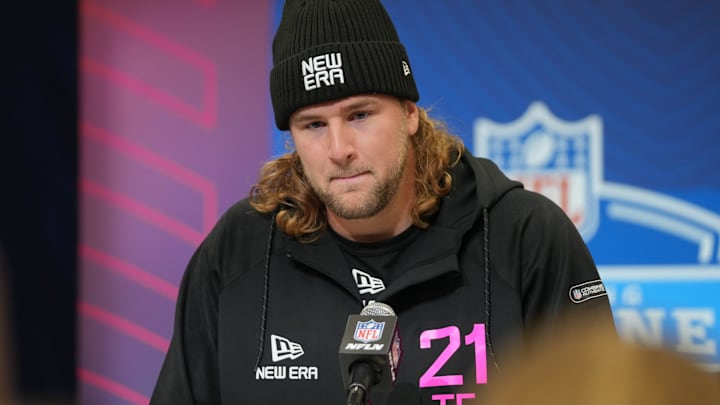 Pen State tight end Tyler Warren speaks to the media at the 2025 NFL Combine. Pen State tight end Tyler Warren speaks to the media at the 2025 NFL Combine.