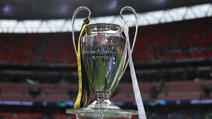 16 équipes restantes, mais seule l'un d'entre elle décrochera la coupe aux grandes oreilles le 31 mai prochain