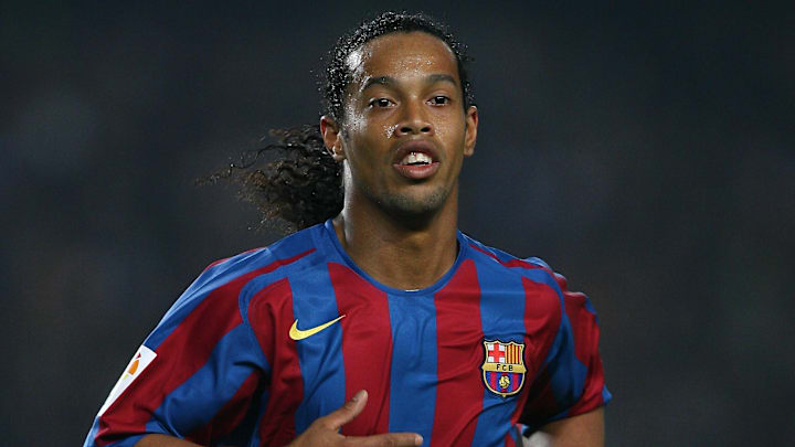 Le maillot du Clasico rendra hommage à la prestation de Ronaldinho face au Real Madrid en 2005.