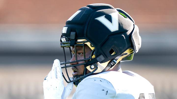 Vanderbilt edge Brian Allen Jr. (10) goes through drills at Vanderbilt University’s McGugin Center practice fields Tuesday, April 7, 2026. Vanderbilt edge Brian Allen Jr. (10) goes through drills at Vanderbilt University’s McGugin Center practice fields Tuesday, April 7, 2026.