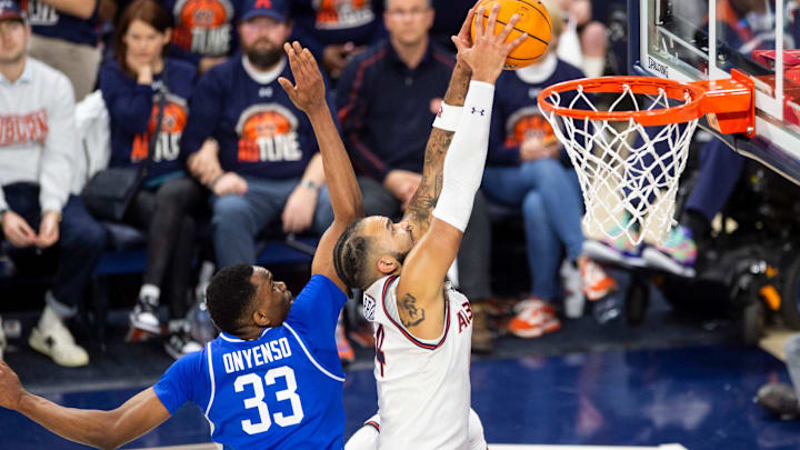 Auburn Tigers forward Johni Broome will attempt to solidify his player of the year credentials against the Kentucky Wildcats on Saturday.