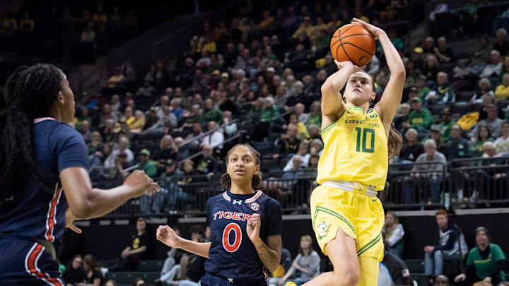 Oregon guard Peyton Scott goes up for a shot as the Oregon Ducks host the Auburn Tigers Wednesday, Nov. 20, 2024 at Matthew Knight Arena in Eugene, Ore.