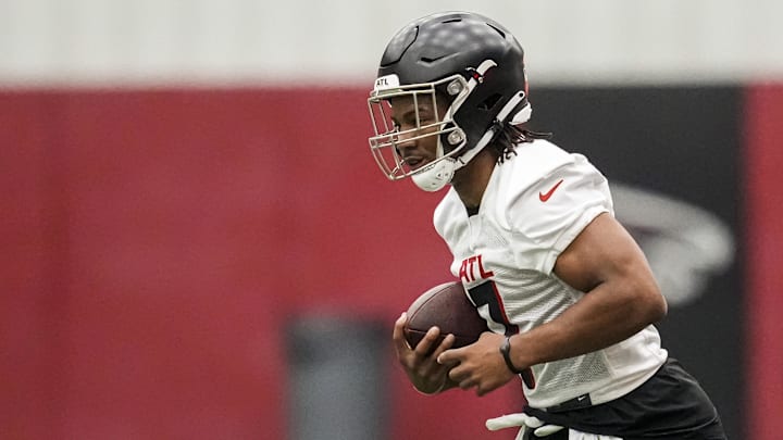 May 12, 2023; Flowery Branch, GA, USA; Atlanta Falcons running back Bijan Robinson (7) shown on the