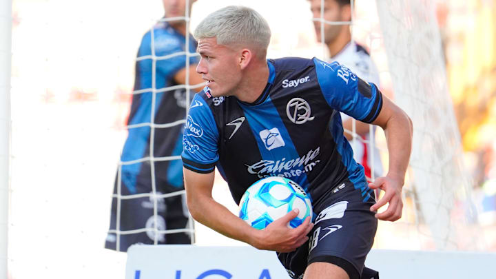 Querétaro comenzó con la limpia de su plantilla y ya le dio las gracias al delantero paraguayo Rodrigo Bogarín