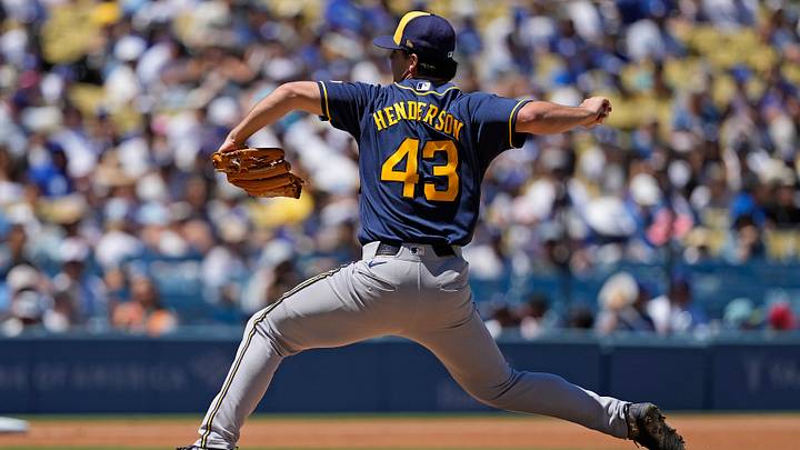 Aug 16, 2026; Los Angeles, California, USA; Milwaukee Brewers pitcher Logan Henderson (43) throws a pitch against the Los Angeles Dodgers in the first inning at Dodger Stadium. Mandatory Credit: Jon Endow-Imagn Images Aug 16, 2026; Los Angeles, California, USA; Milwaukee Brewers pitcher Logan Henderson (43) throws a pitch against the Los Angeles Dodgers in the first inning at Dodger Stadium. Mandatory Credit: Jon Endow-Imagn Images