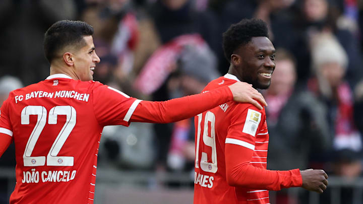 Joao Cancelo (links) wird von Barca umworben 