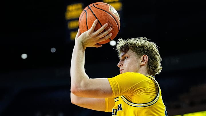 Michigan forward Sam Walters (24) makes a jump shot against Cleveland State during the second half at Crisler Center in Ann Arbor on Monday, Nov. 4, 2024.