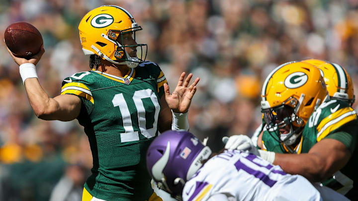 The Packers are small underdogs to the Vikings in NFL Week 17 action.
