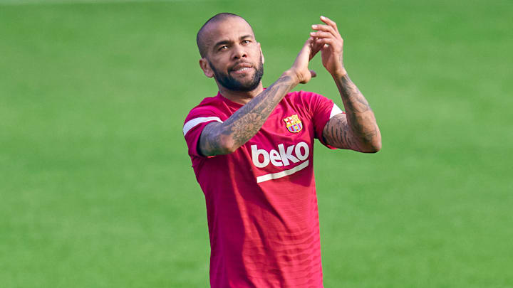 Dani Alves podría hacer su debut en LaLiga este sábado contra el Granada