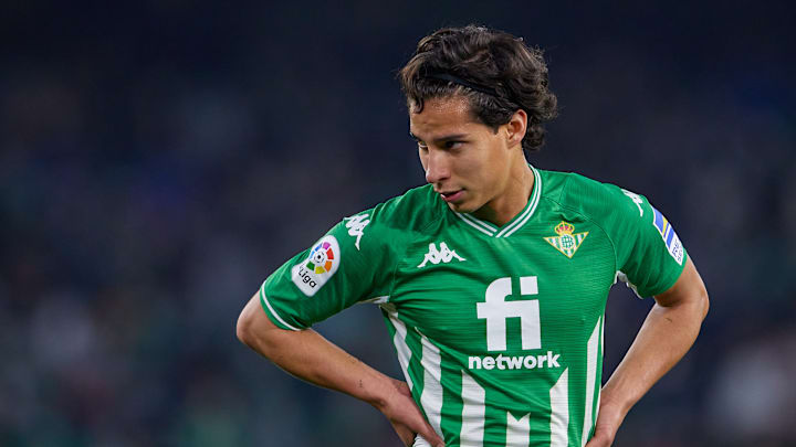 Diego Lainez podría salir del Real Betis