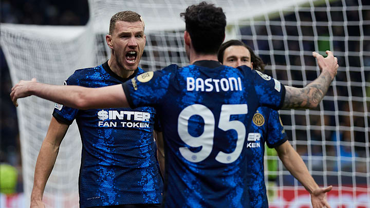 L'esultanza di Edin Dzeko e Alessandro Bastoni