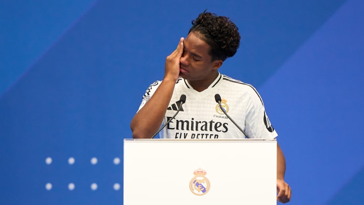 Ex-Palmeiras, ele recém completou 18 anos de idade