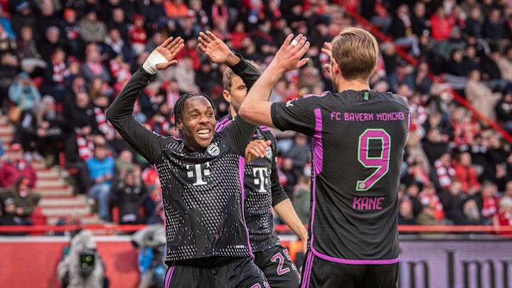 Mathys Tel (l.) & Harry Kane