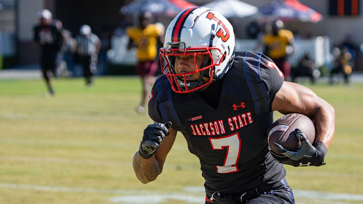 Jackson State's wide receiver Jameel Gardner, Jr., (7) runs the ball during the game against Bethune-Cookman at Mississippi Veterans Memorial Stadium in Jackson, Miss., on Saturday, Nov. 15, 2025.