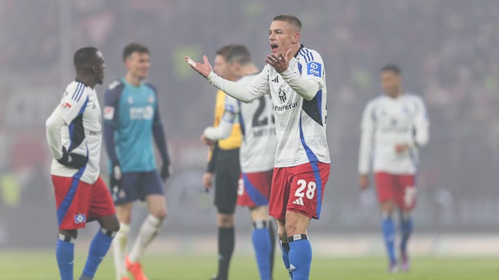 Hamburger SV vs 1. FC Köln - 2. Bundesliga