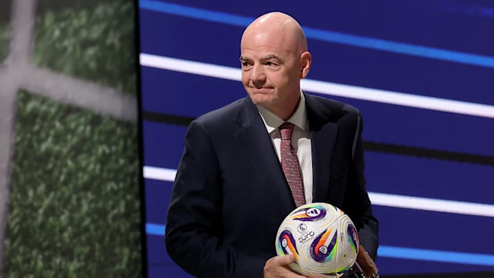 Sieht den Fußballplatz vor lauter Geldscheinen nicht mehr: Gianni Infantino