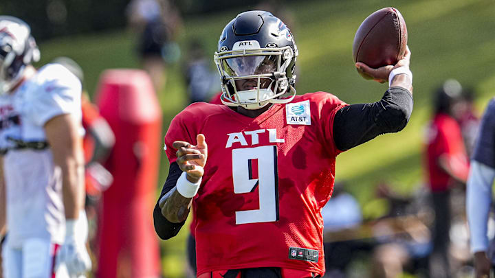 Bates praised Penix's ability to step up as a leader Bates praised Penix's ability to step up as a leader