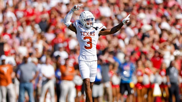 Texas Longhorns defensive back Jaylon Guilbeau signals the defense during the second quarter against the Oklahoma Sooners