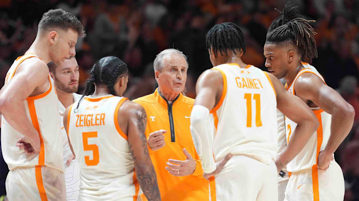 Tennessee head coach Rick Barnes chats with his team during a men’s college basketball game between Tennessee and Vanderbilt at Thompson-Boling Arena at Food City Center, Saturday, Feb. 15, 2025.