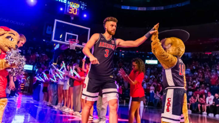 Anthony Dell'Orso walks out to the applaud of a thunderous Mckale Center crowd. Anthony Dell'Orso walks out to the applaud of a thunderous Mckale Center crowd.
