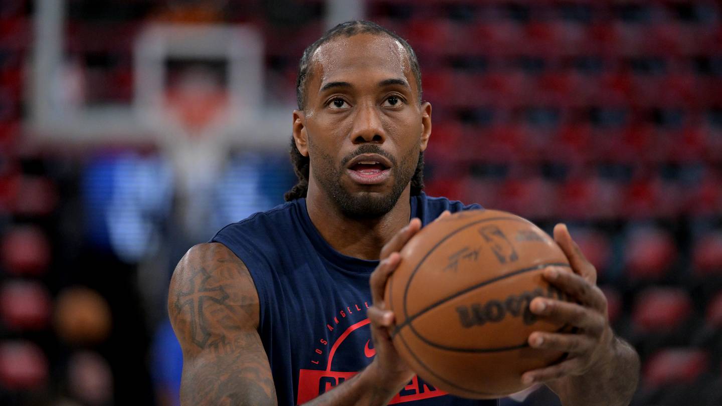 Clippers' Overestimation of Kawhi Leonard's Value May Prevent an Offseason Trade