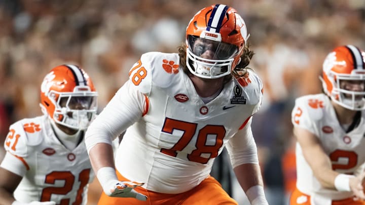 Clemson Tigers offensive lineman Blake Miller