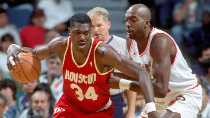 Hakeem Olajuwon era la gran estrella de esos Rockets 