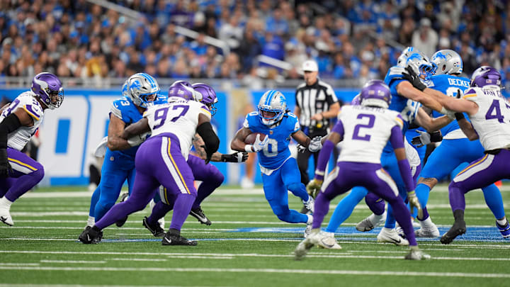 Detroit Lions running back Jahmyr Gibbs (0) runs against Minnesota Vikings during the first half at Ford Field in Detroit on Sunday, November 2, 2025.