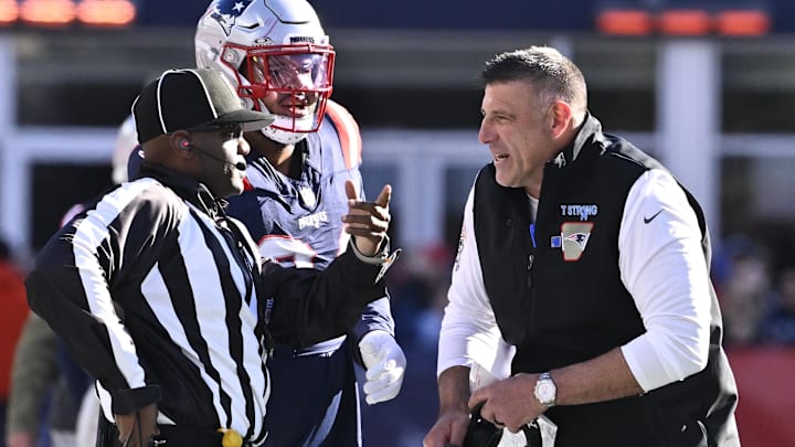 New England Patriots head coach Mike Vrabel