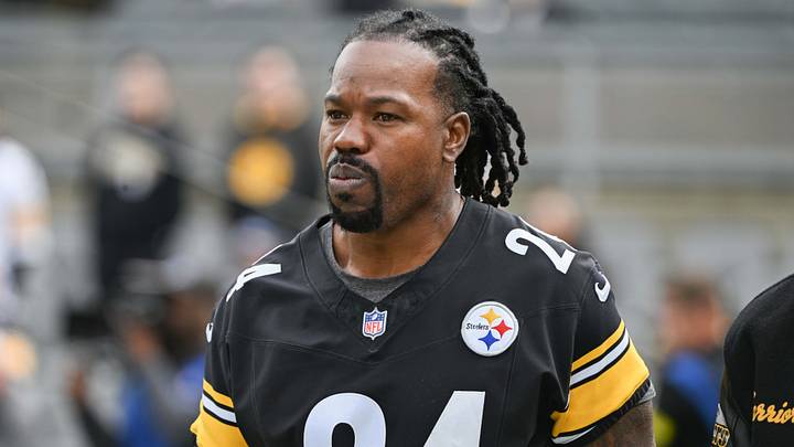 Former Pittsburgh Steelers linebacker Joey Porter Sr. watches warm ups against Indianapolis Colts at Acrisure Stadium. Mandatory Credit: Barry Reeger-Imagn Images Former Pittsburgh Steelers linebacker Joey Porter Sr. watches warm ups against Indianapolis Colts at Acrisure Stadium. Mandatory Credit: Barry Reeger-Imagn Images