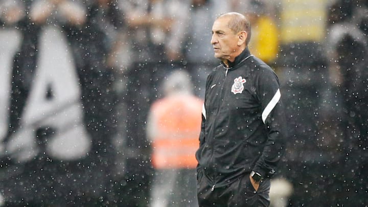 Ramón Díaz demonstra limitação tática no comando do Corinthians