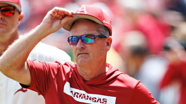 Arkansas Razorback head baseball coach Dave Van Horn tips his cap on May 3, 2025 against the Texas Longhorns at Baum Walker Stadium