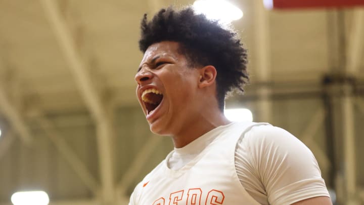 Dec 1, 2023; Scottsdale, AZ, USA; Wasatch Academy guard John Mobley Jr. (3) celebrates a dunk against Arizona Compass Prep during the Hoophall West High School Invitational at Chaparral High School. Mandatory Credit: Mark J. Rebilas-USA TODAY Sports Dec 1, 2023; Scottsdale, AZ, USA; Wasatch Academy guard John Mobley Jr. (3) celebrates a dunk against Arizona Compass Prep during the Hoophall West High School Invitational at Chaparral High School. Mandatory Credit: Mark J. Rebilas-USA TODAY Sports