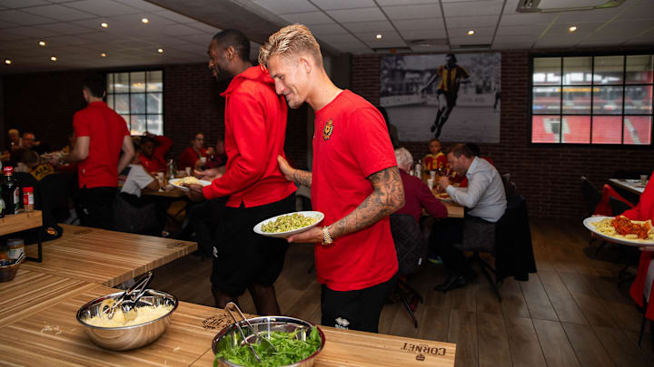 Antes tratado como algo secundário, plano alimentar é fundamental no esporte