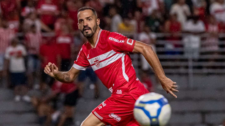 CRB tem no elenco o veterano Anselmo Ramon, artilheiro da Série B com nove gols CRB tem no elenco o veterano Anselmo Ramon, artilheiro da Série B com nove gols