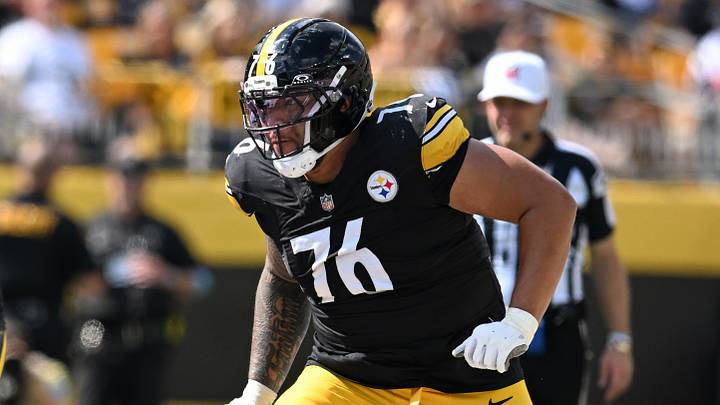 Sep 13, 2026; Pittsburgh, Pennsylvania, USA; Pittsburgh Steelers offensive tackle Troy Fautanu (76) lines up during the second half at Acrisure Stadium. Mandatory Credit: Barry Reeger-Imagn Images Sep 13, 2026; Pittsburgh, Pennsylvania, USA; Pittsburgh Steelers offensive tackle Troy Fautanu (76) lines up during the second half at Acrisure Stadium. Mandatory Credit: Barry Reeger-Imagn Images