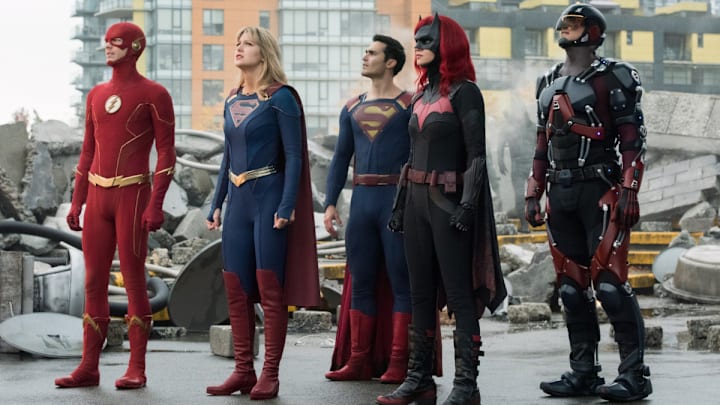 Supergirl -- "Crisis on Infinite Earths: Part One" -- Image Number: SPG509c_0115r.jpg -- Pictured (L-R): Grant Gustin as The Flash, Melissa Benoist as Kara/Supergirl, Tyler Hoechlin as Clark Kent/Superman, Ruby Rose as Kate Kane/Batwoman and Brandon Routh as Ray Palmer/Atom -- Photo: Dean Buscher/The CW -- © 2019 The CW Network, LLC. All Rights Reserved.