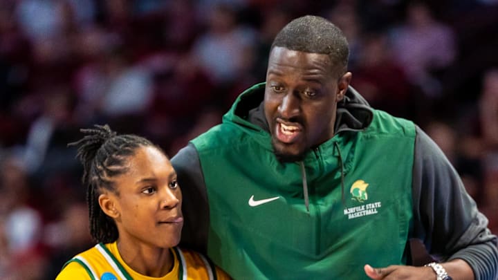 Former Norfolk State head coach Larry Vickers has been named head coach of the Auburn Tigers women's basketball team.