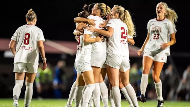 Women's Soccer Defeats Syracuse 3-1
