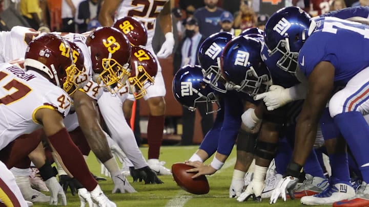 Sep 16, 2021; Landover, Maryland, USA; The New York Giants offense lines up against the Washington Football Team defense in the second quarter at FedExField. Mandatory Credit: Geoff Burke-Imagn Images