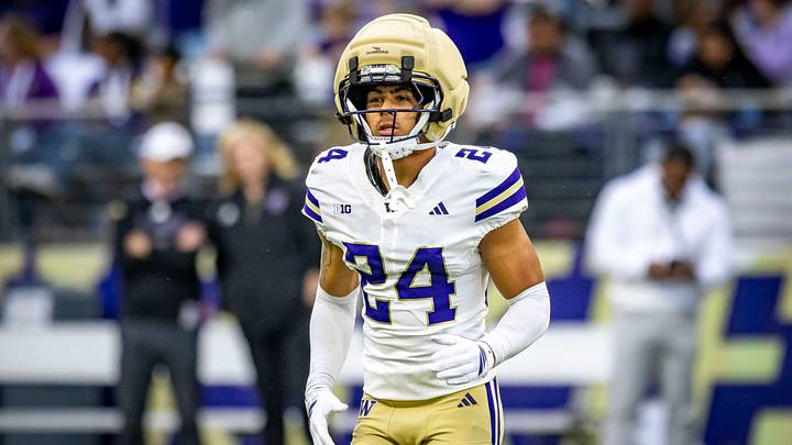 Jeron Jones waits for a Spring Game play to begin. Jeron Jones waits for a Spring Game play to begin.