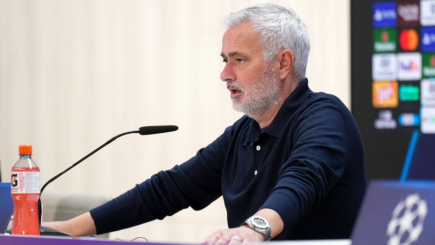Jose Mourinho Rolls Back the Years With Vintage Press Conference Before El Clasico