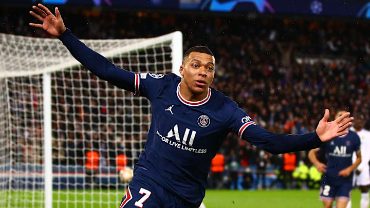 Kylian Mbappé est l'un des sportifs qui courent le plus vite au monde.