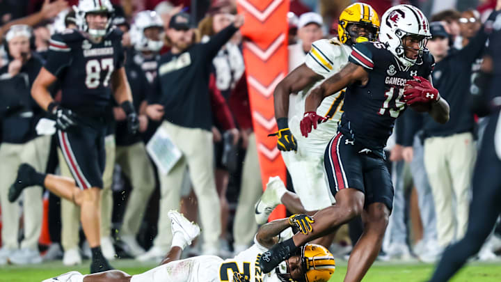 Nov 16, 2024; Columbia, South Carolina, USA; South Carolina Gamecocks wide receiver Dalevon Campbell (15) runs after a catch against the Missouri Tigers in the second half at Williams-Brice Stadium. Mandatory Credit: Jeff Blake-Imagn Images