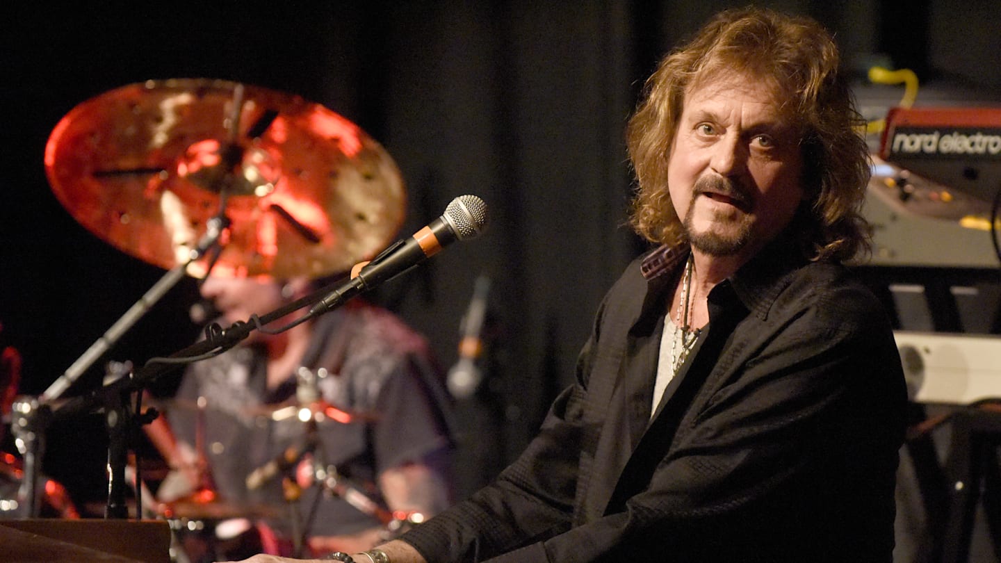 Why did Gregg Rolie leave the band Journey?