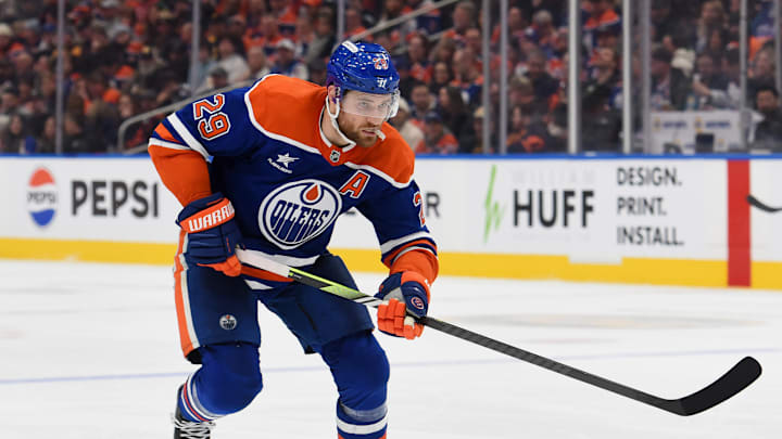 Boston Bruins v Edmonton Oilers