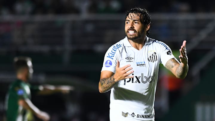 Ricardo Goulart pode estar de saída do Santos